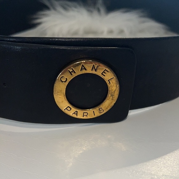 CHANEL Vintage Fall 1993 Wide CC Leather Charm Waist Belt Size 85|34​​ - Picture 5 of 9